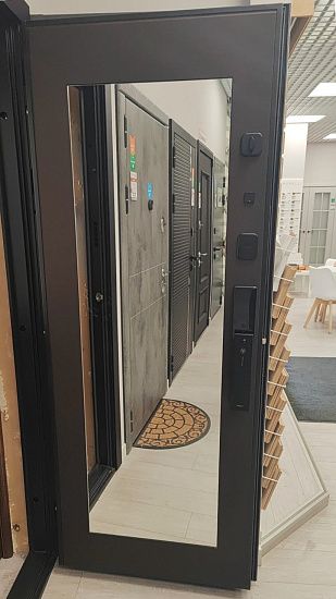 Входная дверь  