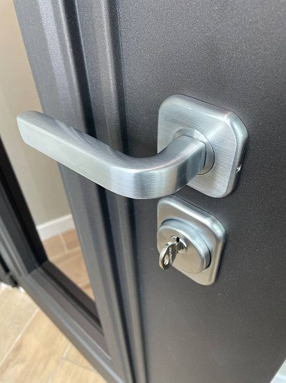 Входная дверь  