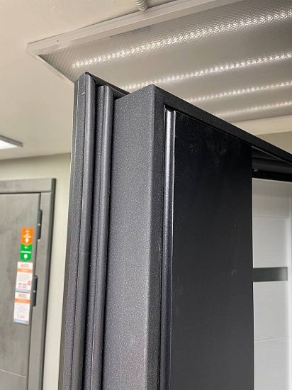 Входная дверь  