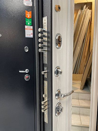 Входная дверь  